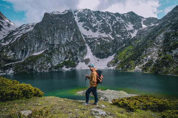 Comment organiser un camping pour une expédition de randonnée en canoë sur l'Amazone?